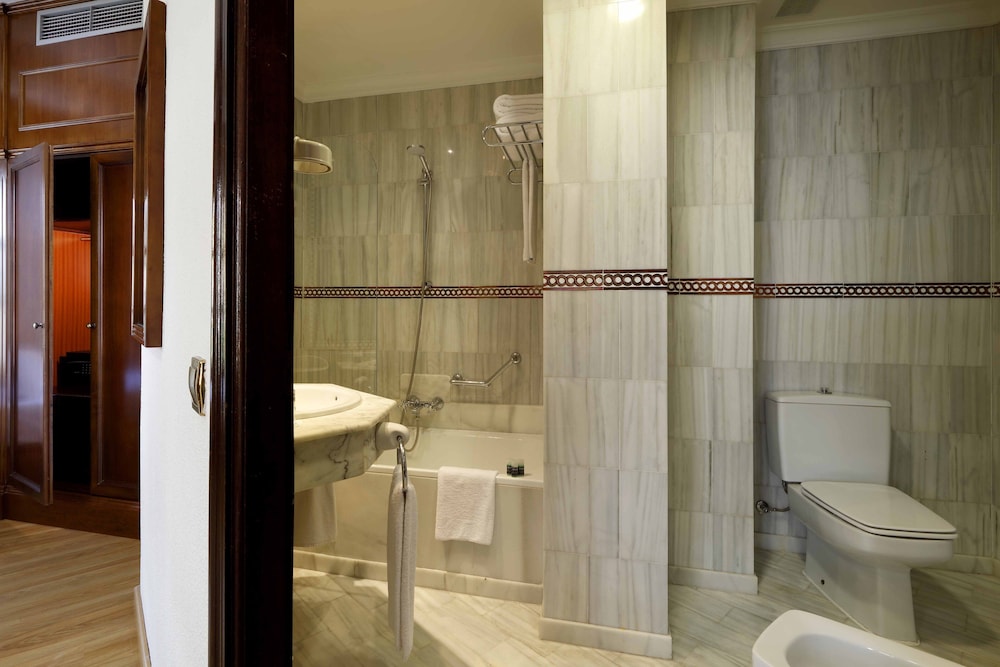Triple Room - Photo 14