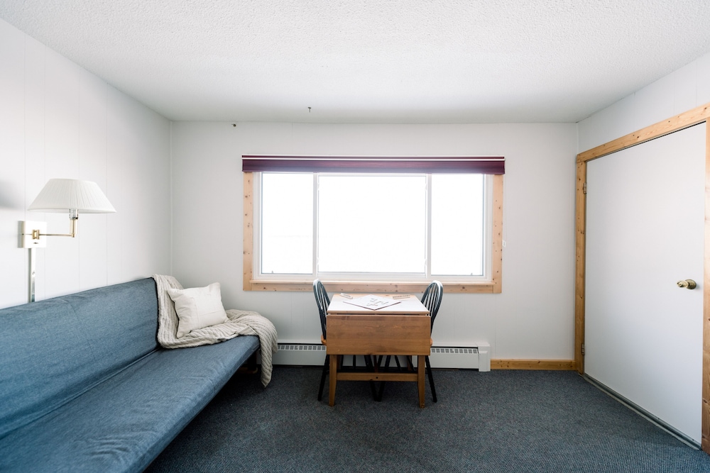 Double Room, Private Bathroom, Lake View (Queen/Kitchenette (Upper)) - Photo 2