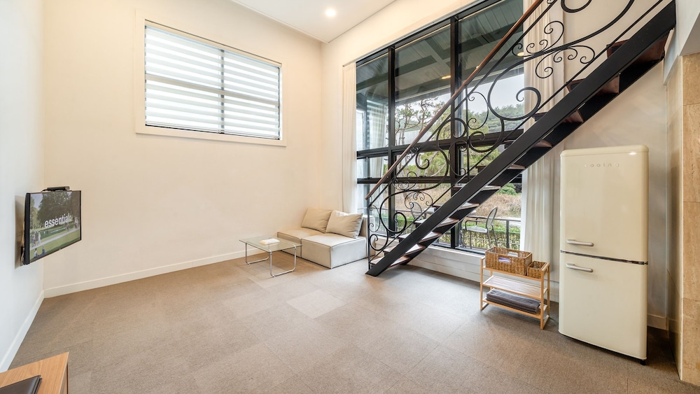 Basic Room, 1 Bedroom (A102(Private BBQ)) photo 1