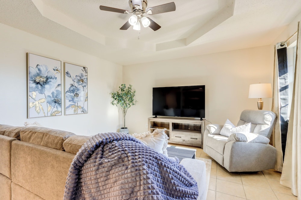House (2 Bedrooms)