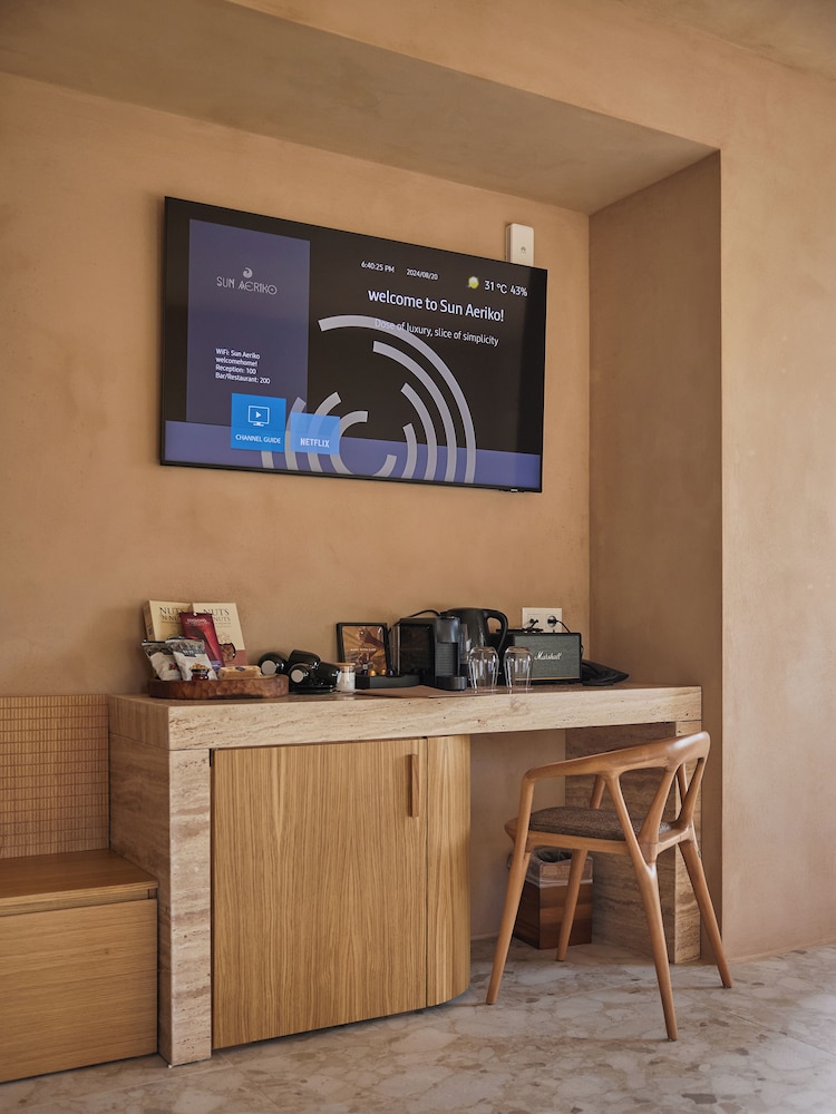 Standard Suite - Photo 10