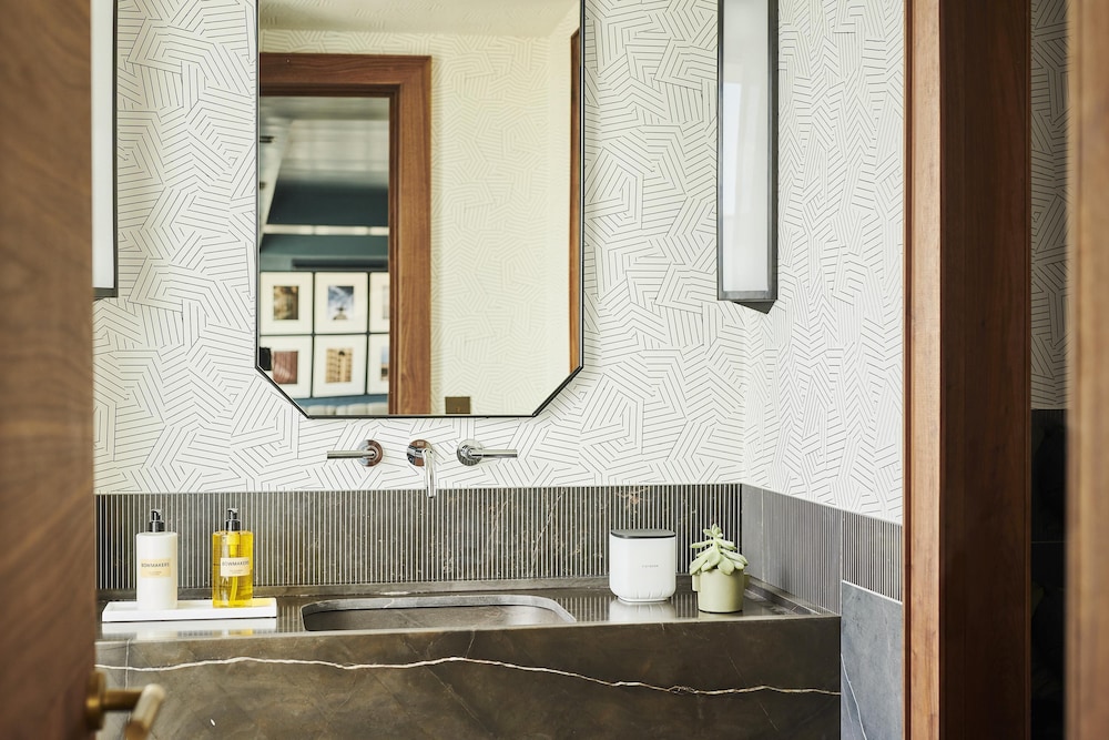 Suite (Penthouse) - Photo 22