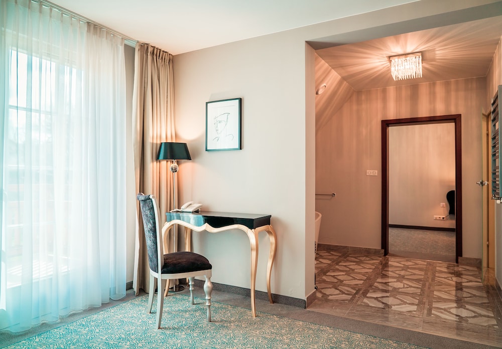 Superior Double or Twin Room photo 3