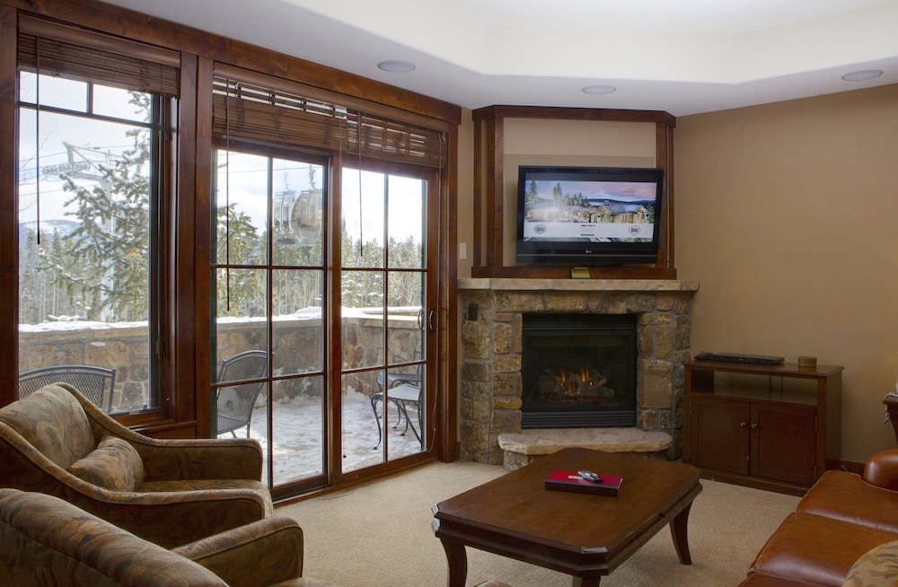 Condo, 3 Bedrooms