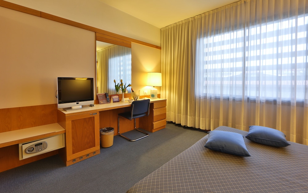 Classic Double Room Single Use photo 1
