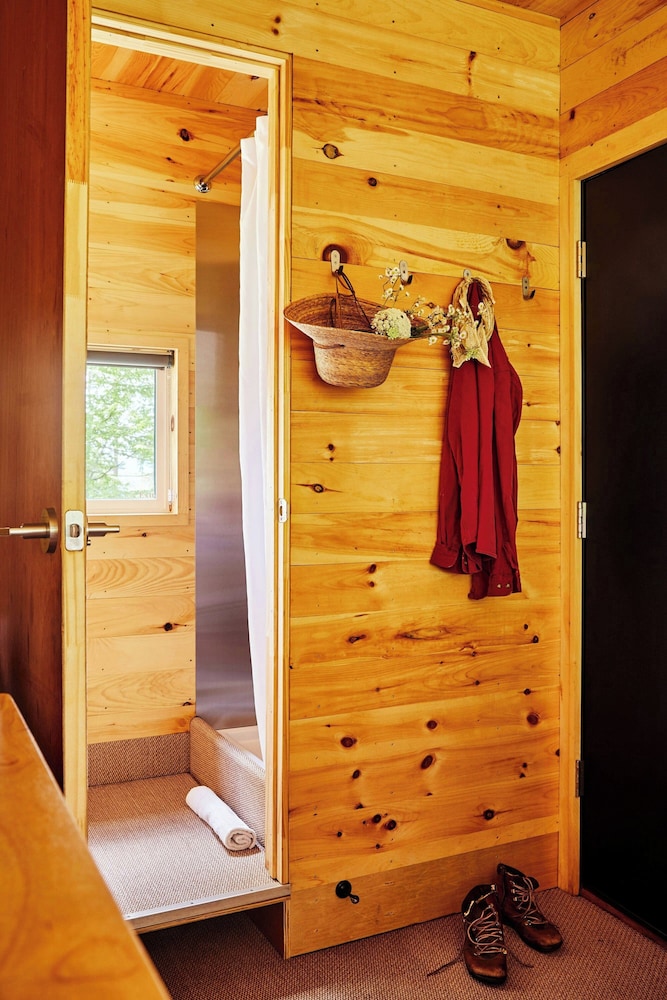Cabin, 1 Queen Bed (View) photo 2
