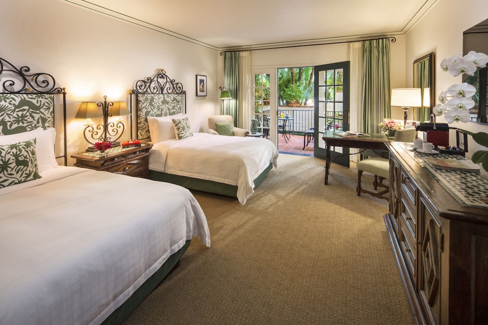 Junior Room, 2 Double Beds (Jungle)