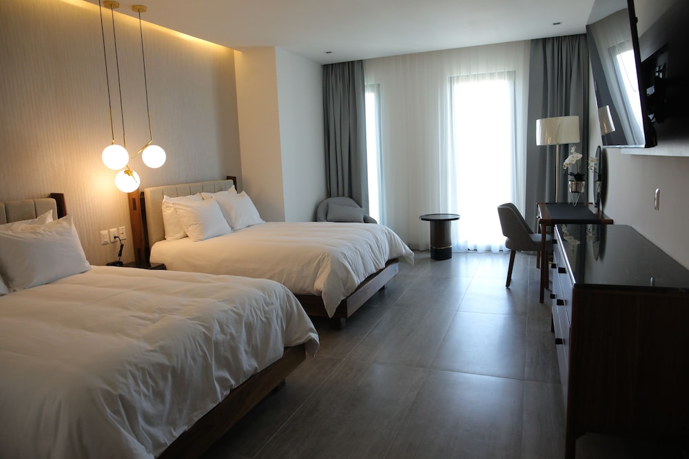 Luxury Suite, 2 Queen Beds