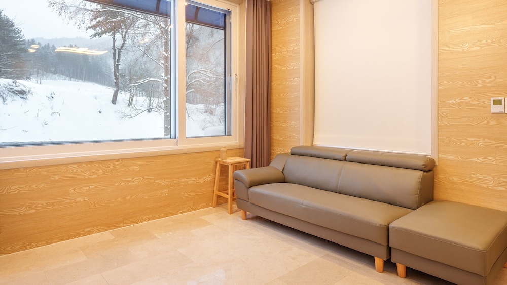 Basic Room, 2 Bedrooms (Room G(Pets  Allowed)) photo 2