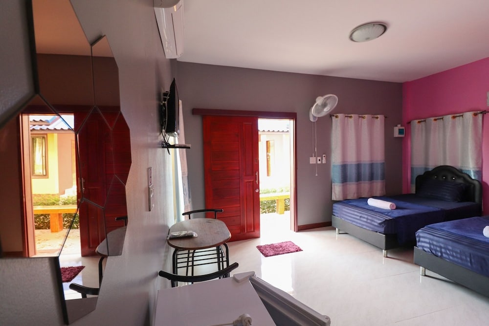 Family Room photo 3