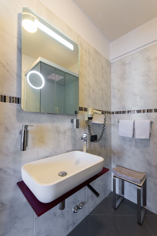 Deluxe Double Room - Photo 5