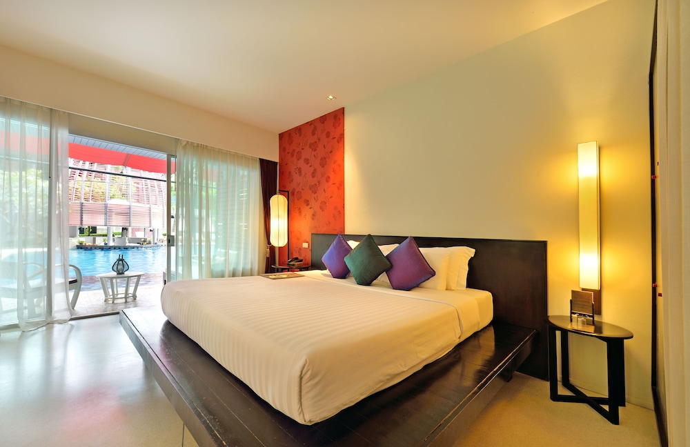 Deluxe Room, Pool Access - Photo 6