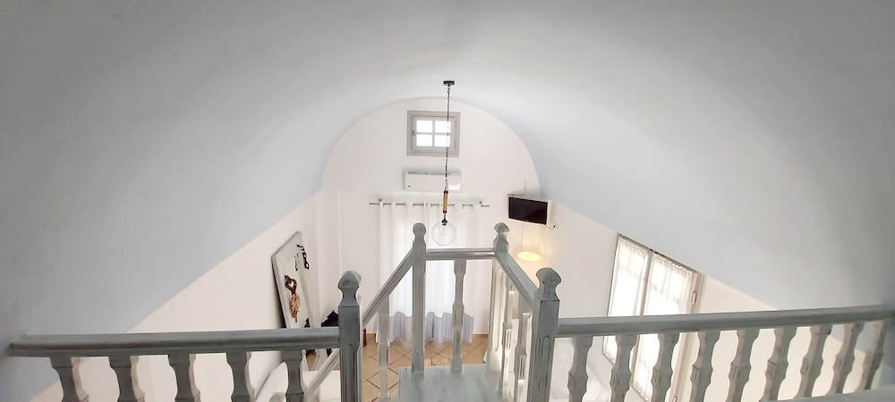 Traditional Dome with Sea view - Photo 3