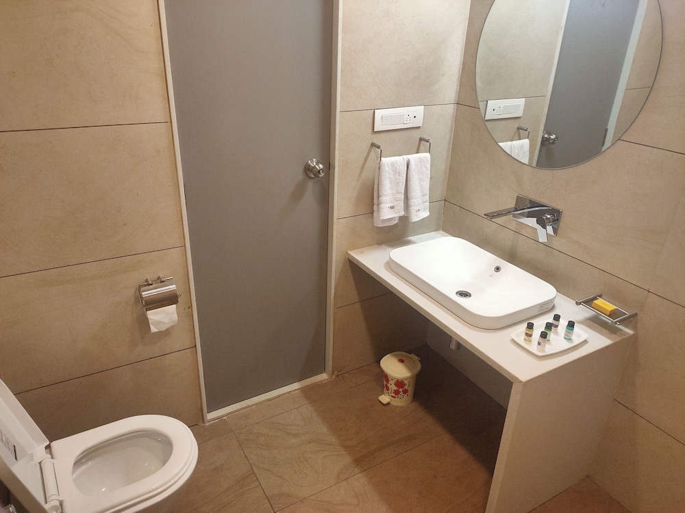 Queen Suite Room - Photo 4