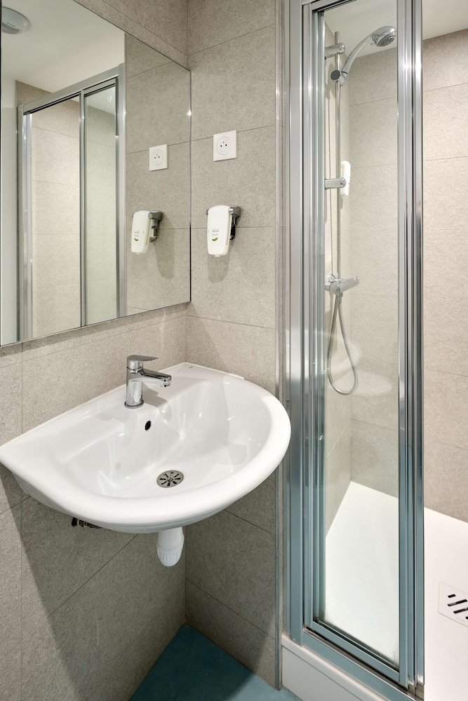 Standard Twin Room, 2 Twin Beds - Photo 4