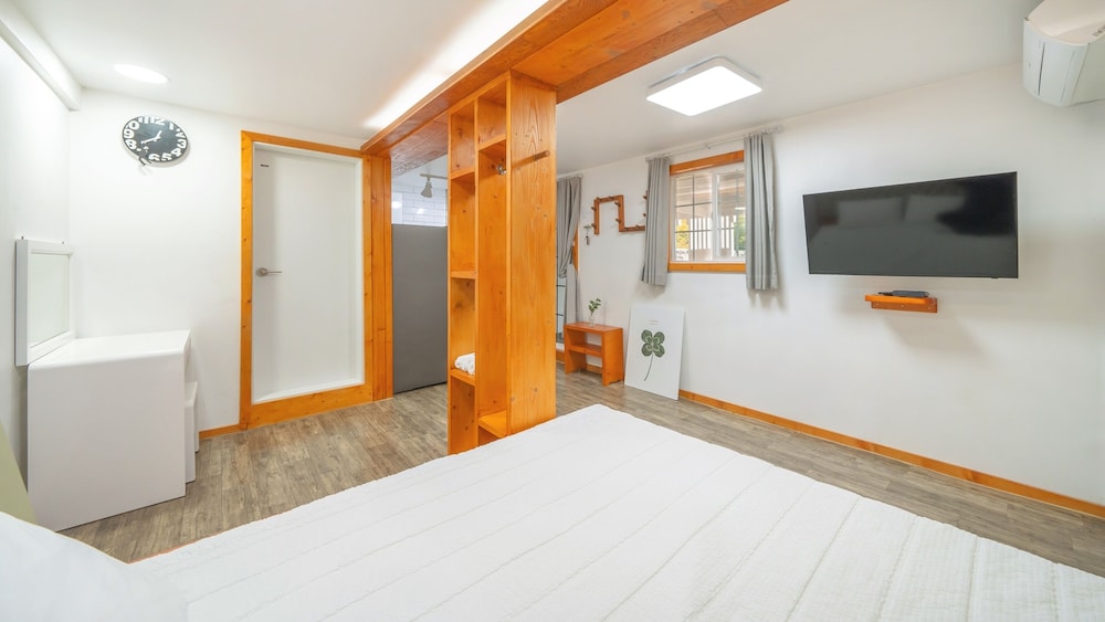 Basic Room, 1 Bedroom (Room 102) - Photo 3