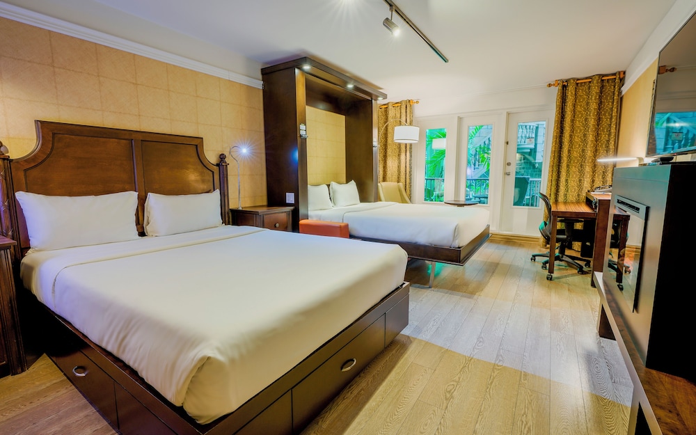 Superior Room, 1 Queen Bed, 1 Queen Murphy Bed with Garden View Terrace photo 2