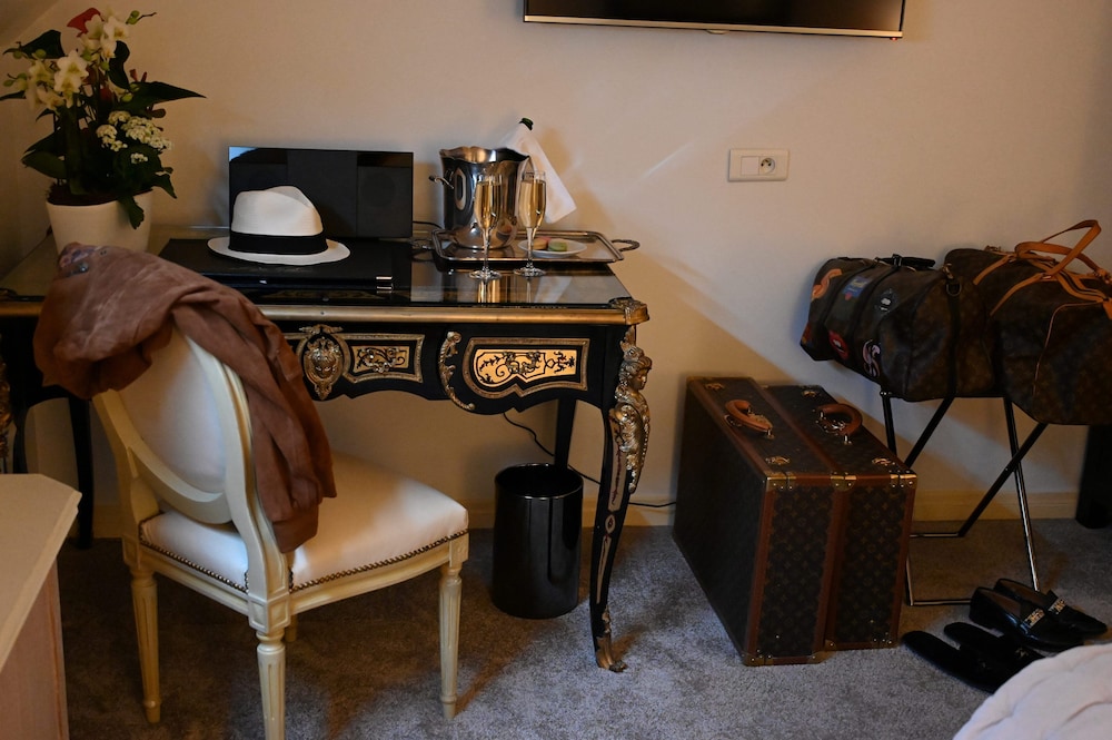 Superior Double Room, Private Bathroom - Photo 6