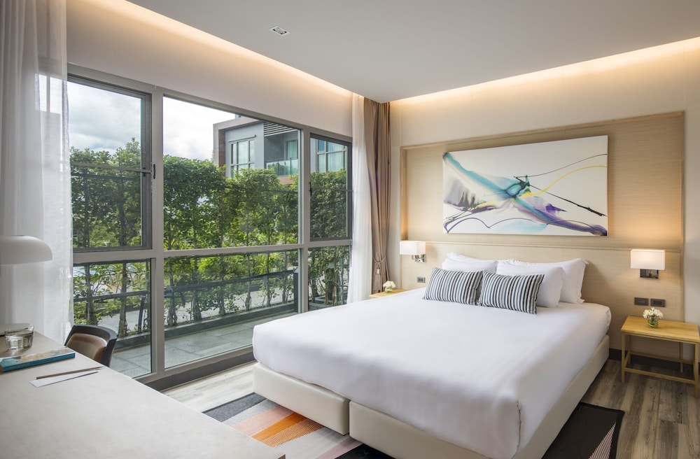 One Bedroom Pool Terrace