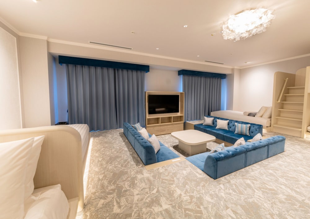 SPACIOUS ROOM [BRIGHT], Non Smoking (Breakfast Included) - Photo 3