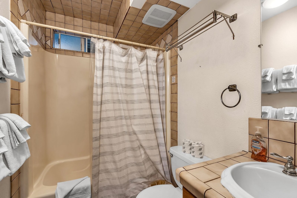 Cabin, Multiple Beds, Patio, Mountain View (Brookside Cottage) photo 3
