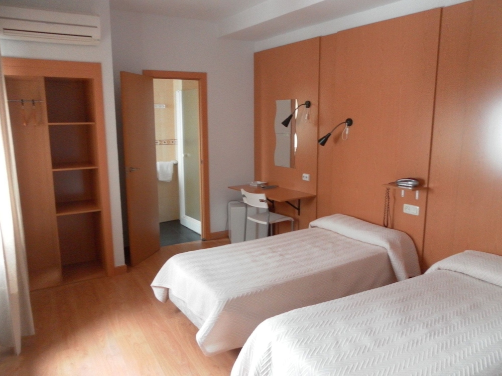 Double Room - Photo 2