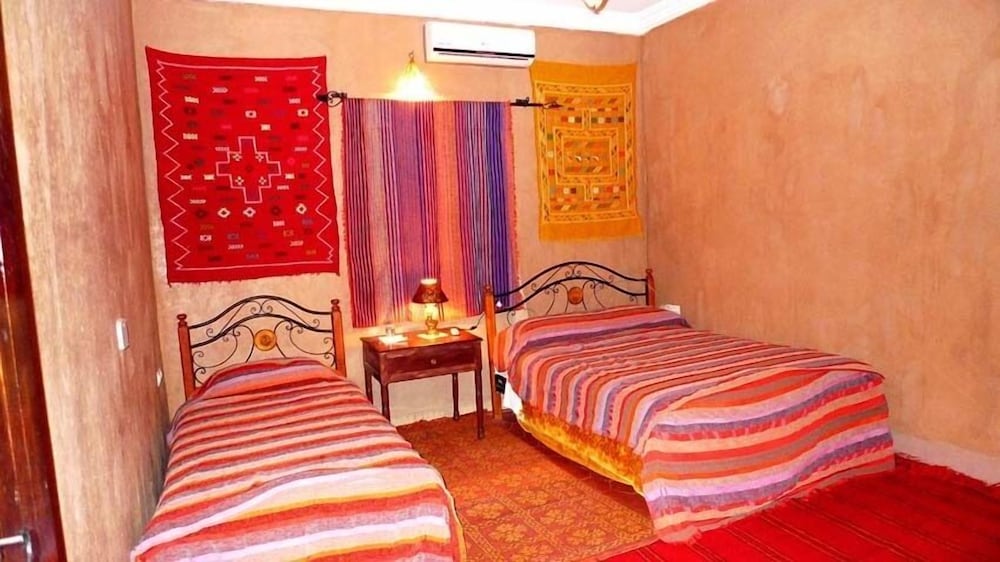 Standard Twin Room photo 2