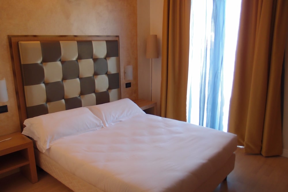 Economy Double Room - Photo 3