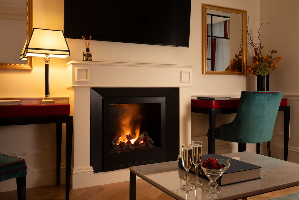 Romantic Studio Suite (Junior)