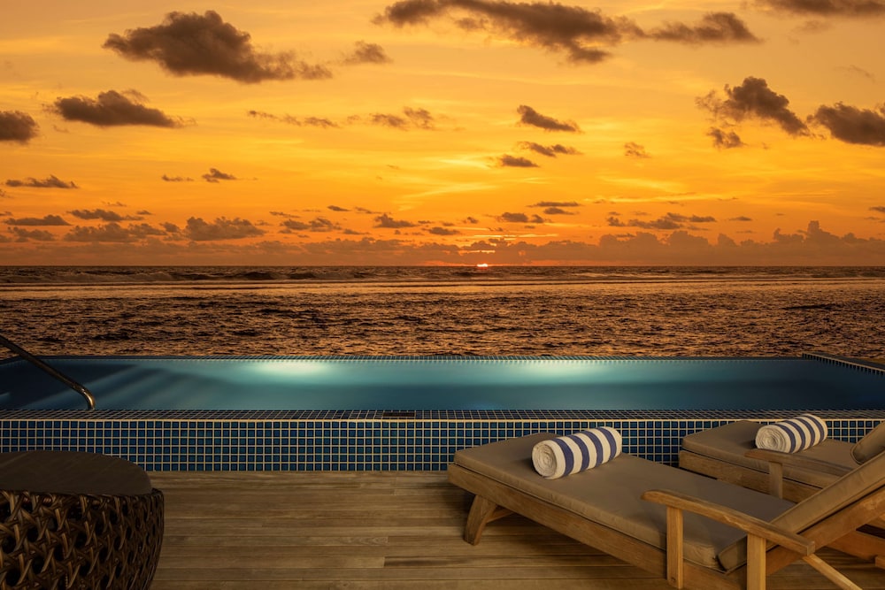 Three bedroom water villa with private pool & free access to VIP seaplane lounge on arrival - Photo 8