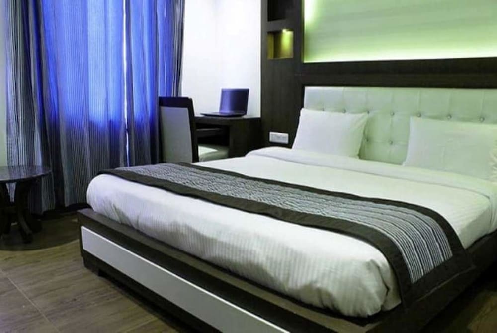 Premium Room, 1 Bedroom, Smoking, City View