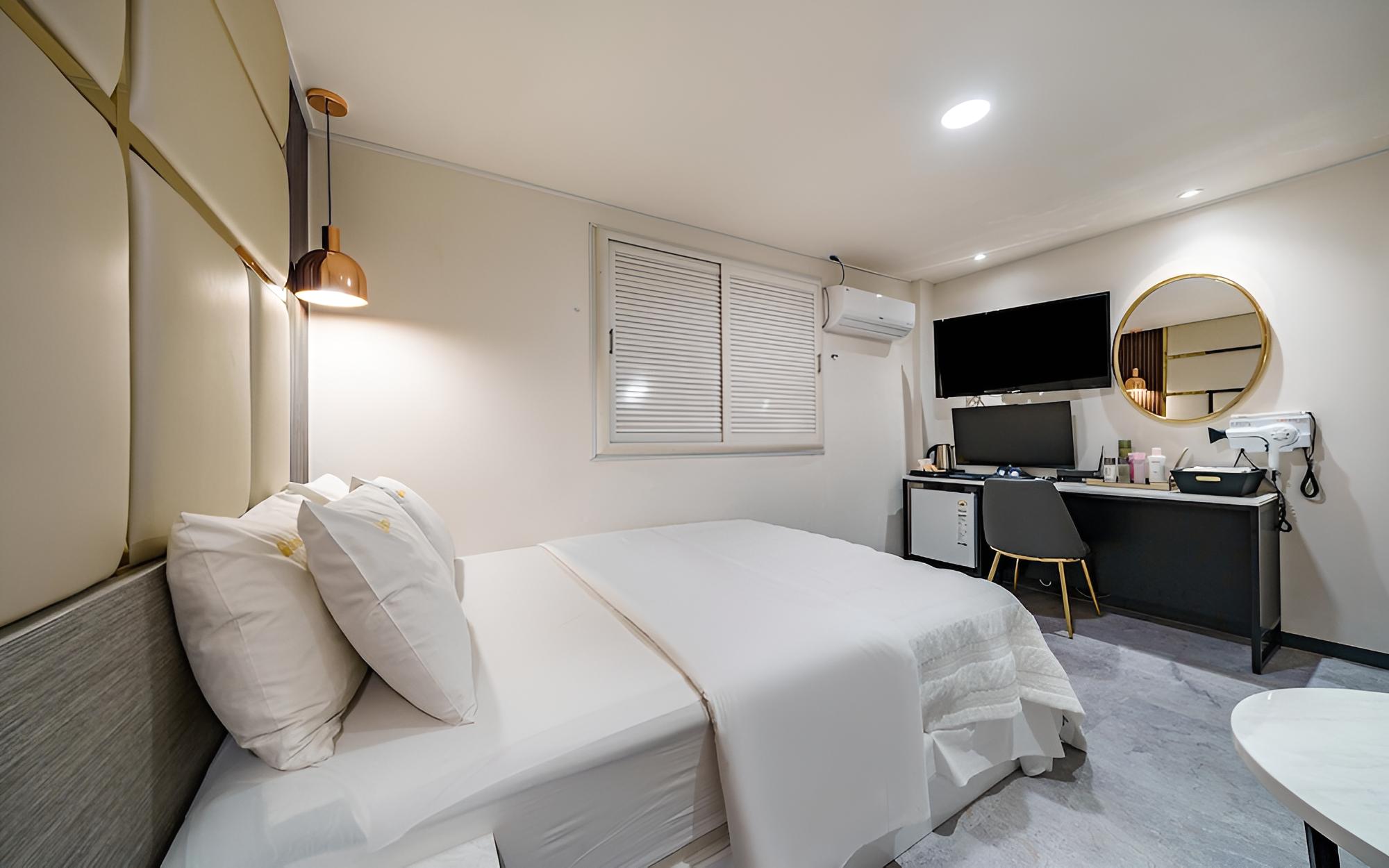 Room (Suite (OTT available)) photo 1