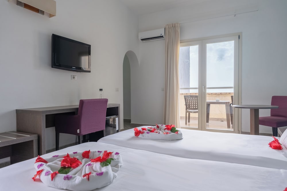 Double Room (Sea View) photo 3