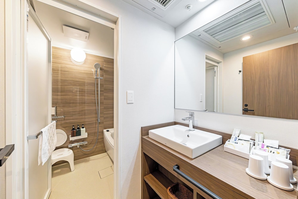 Renewal Deluxe Twin Room, Non Smoking - Photo 9