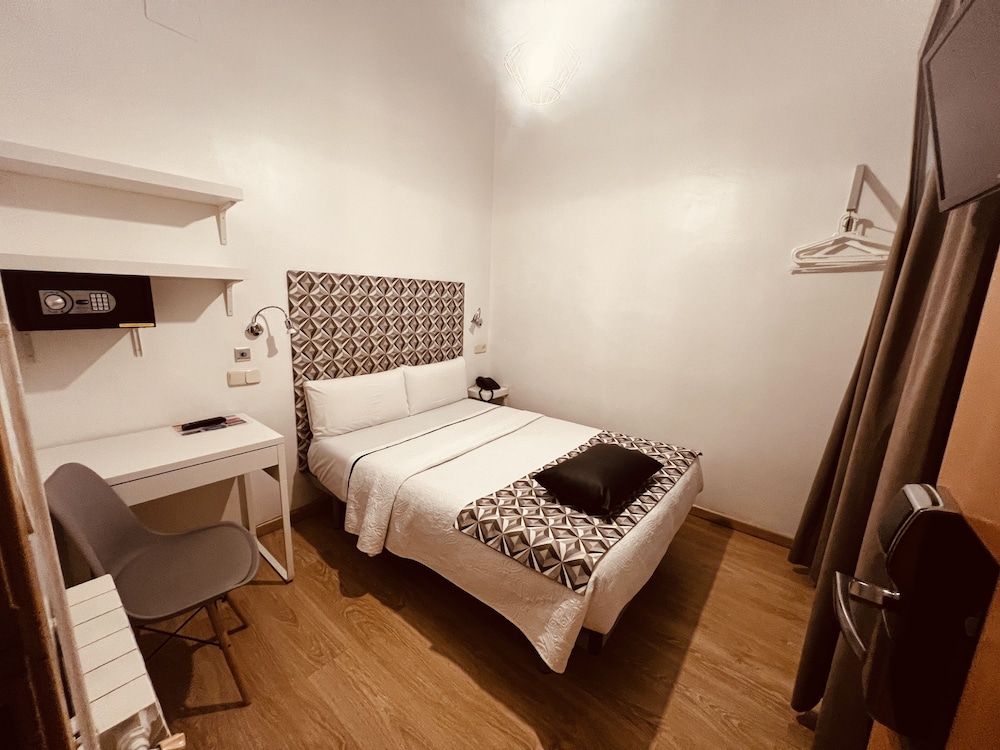 Habitación Doble Básica (Interior)