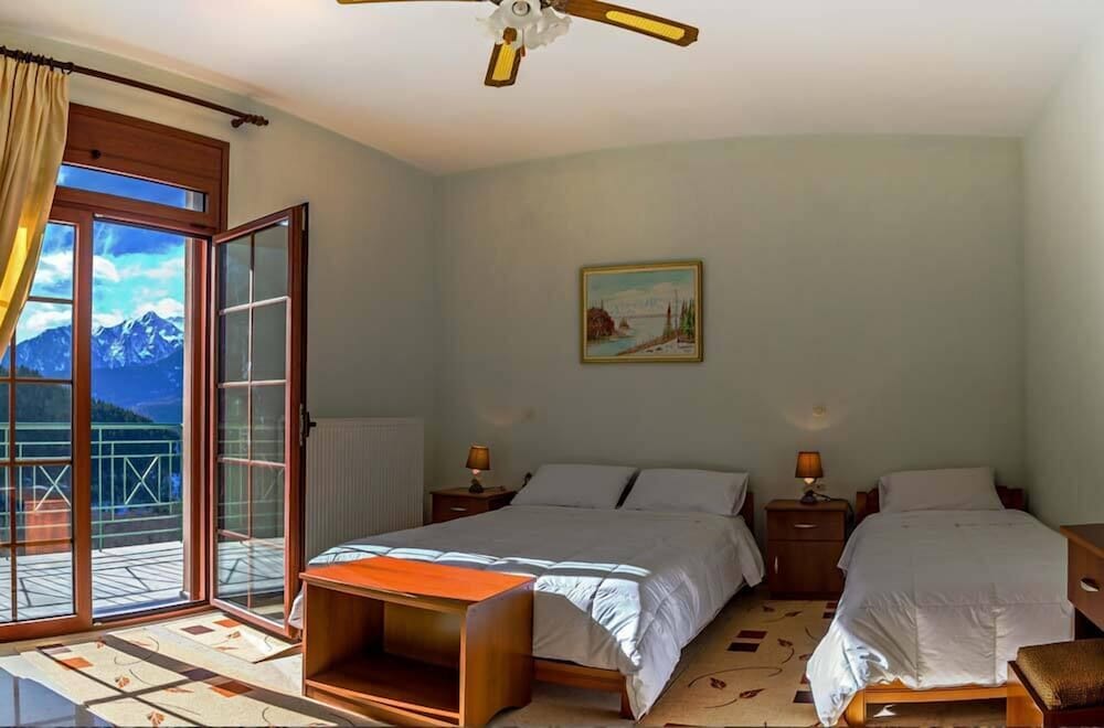 Standard Triple Room, 1 Bedroom, Mountain View photo 2