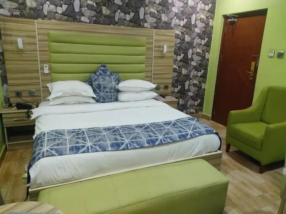 Deluxe Room, Balcony, City View photo 3