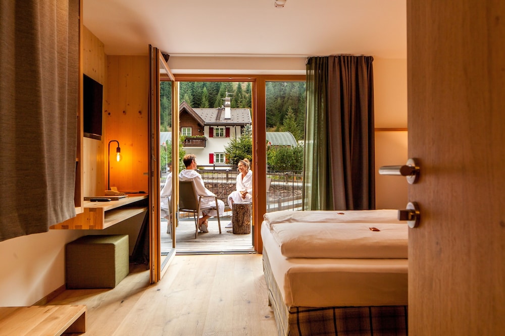 Classic Double Room, Terrace, Mountain View (Deluxe) photo 2