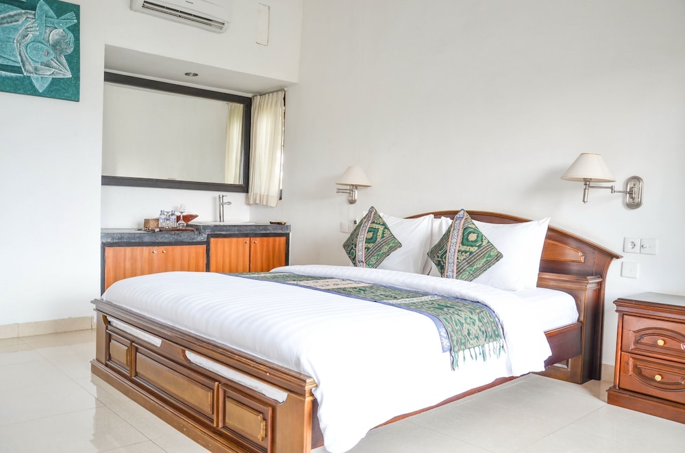 Suite - Photo 1