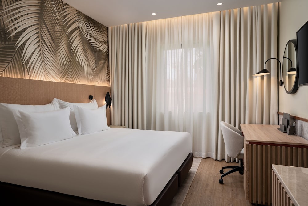 Deluxe Room, 1 Queen Bed