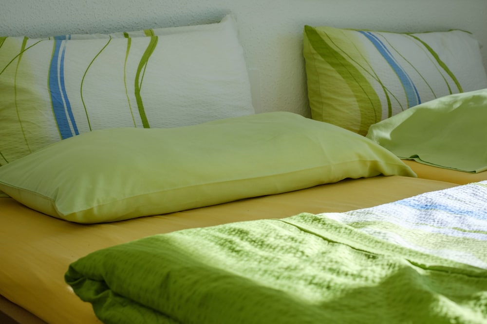 Basic Double or Twin Room, 2 Twin Beds, Pool View