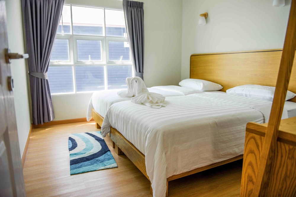 Captain House - Photo 13