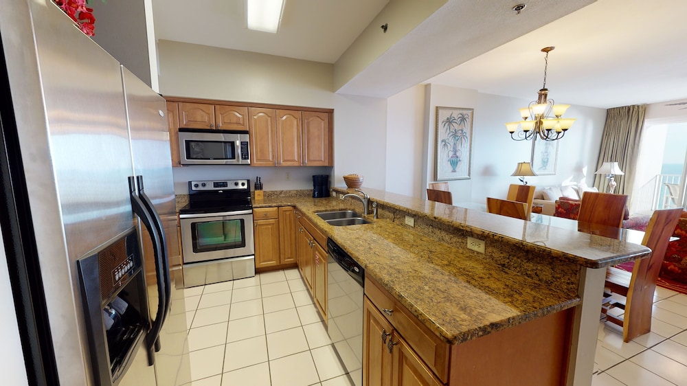 Condo (Tides 0805) photo 2