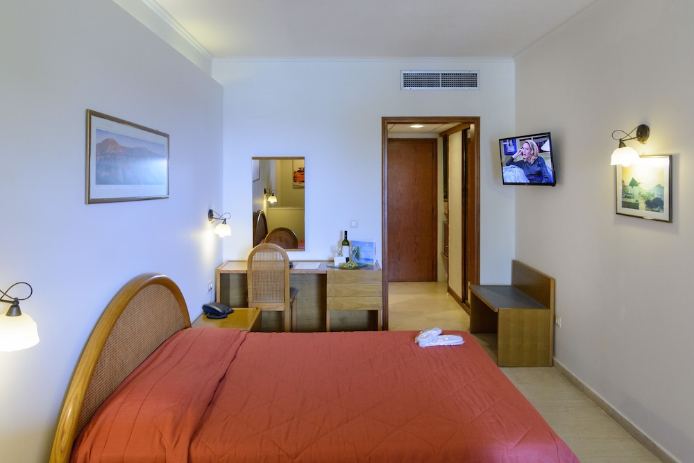 Standard Double Room, Garden View - Photo 3