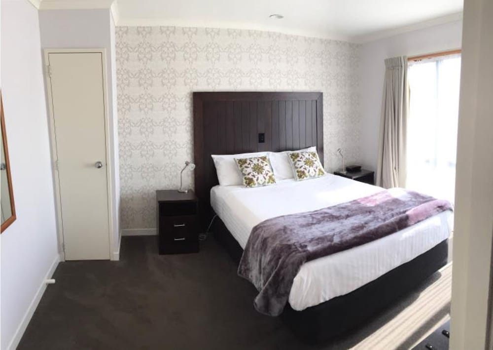 Standard Suite, 1 Bedroom, Non Smoking, Kitchenette (Suite) photo 1
