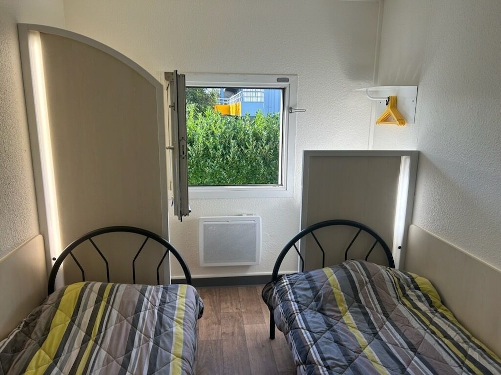 Economy Twin Room