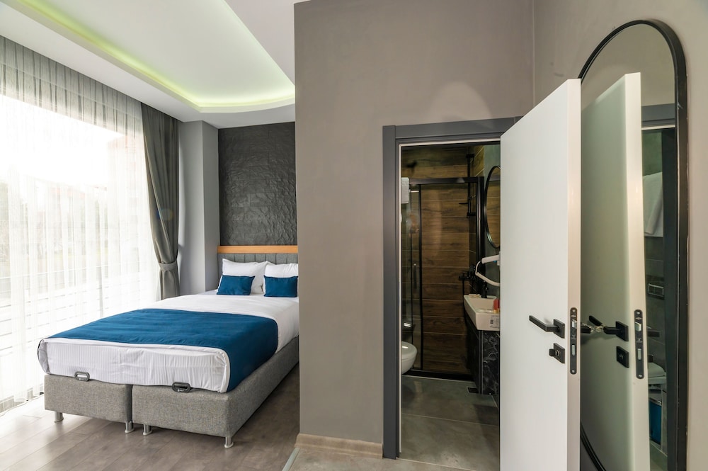 Deluxe Triple Room - Photo 3