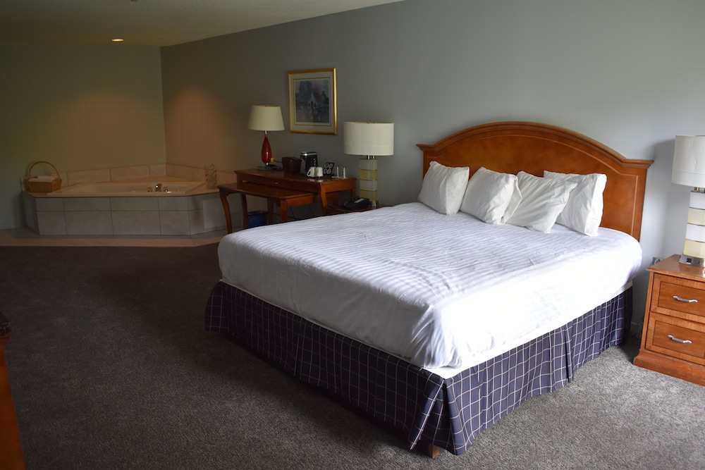 Deluxe Room, Jetted Tub photo 1
