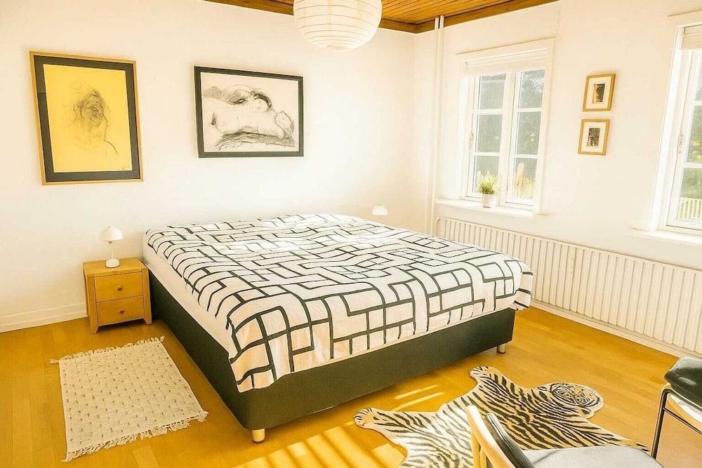 Family Townhome, Partial Sea View, Oceanfront photo 3