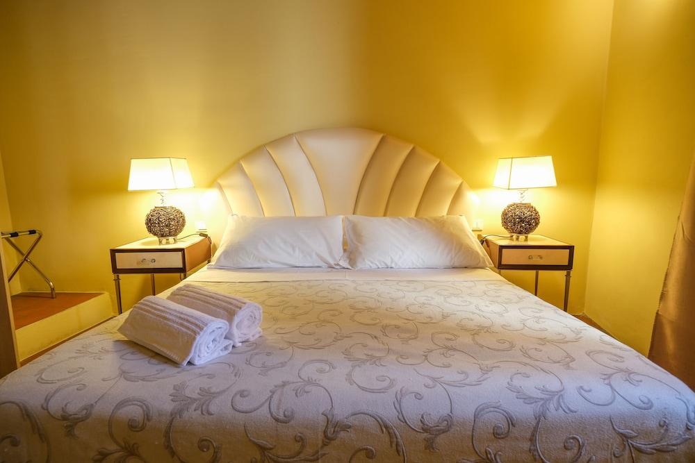 Standard Double Room - Photo 5